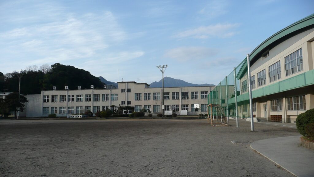 鹿屋中学校