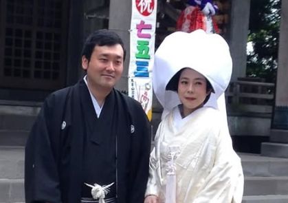 椿鬼奴の夫はグランジの大で結婚式姿