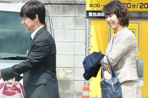 内村光良と妻の徳永有美の子供の学校は?