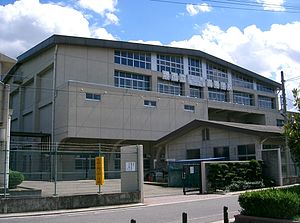 大阪府堺市立工業高等学校・金属バット友保の高校