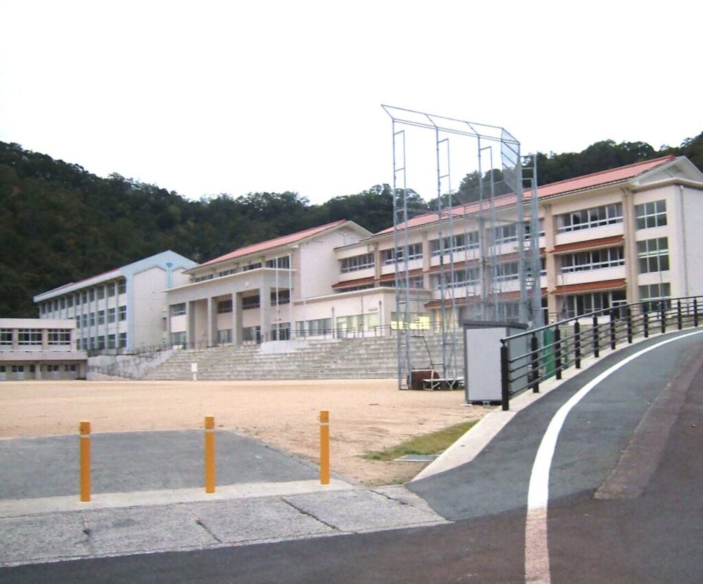 鳥取県岩美町立岩見中学校