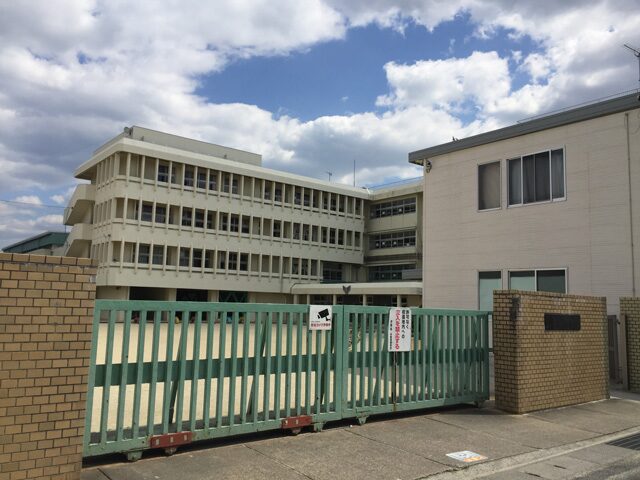 大和高田市立浮孔小学校