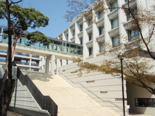 成城学園中学校